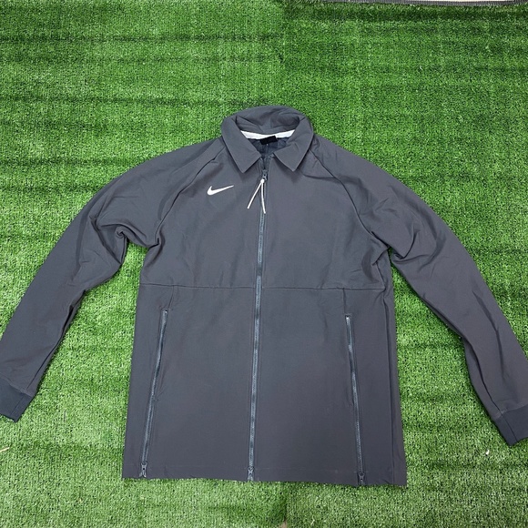 Nike Swoosh Football WMNS Full Zip Jacket CI6432-060 NEW Sz M - Picture 1 of 4